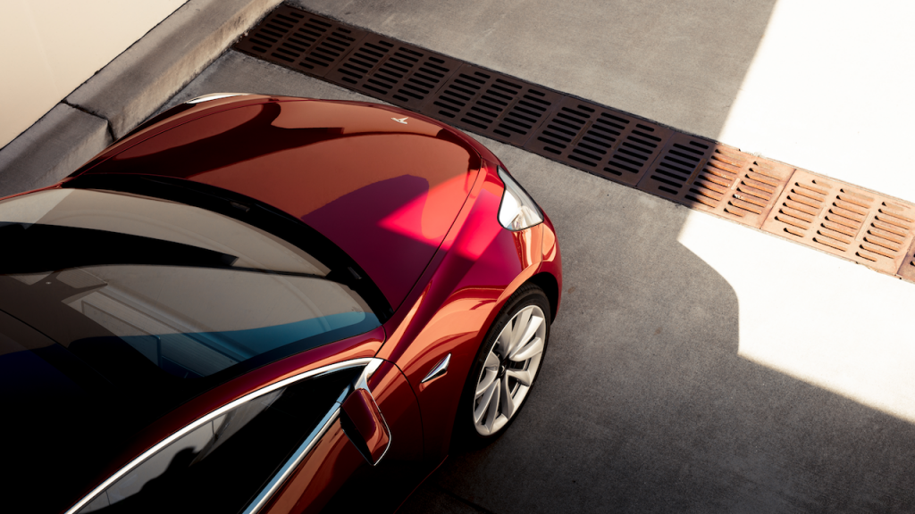 Νέα έκδοση επιδόσεων για το Tesla Model 3