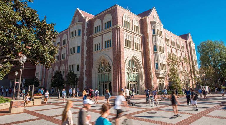 ΗΠΑ: Φοιτήτριες μηνύουν πανεπιστήμιο για σεξουαλική παρενόχληση από γυναικολόγο