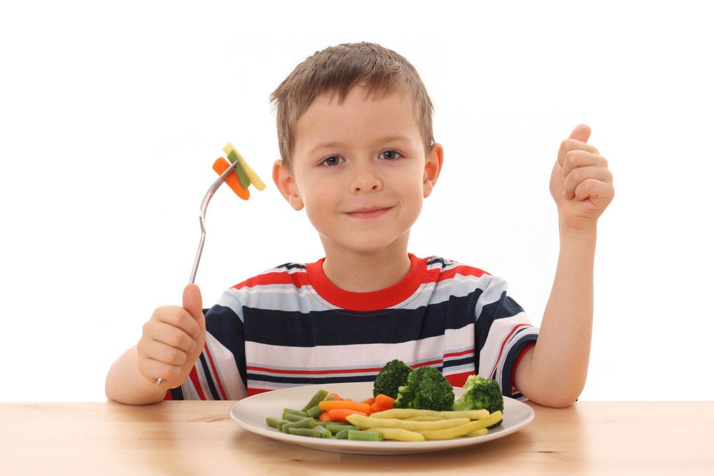 Τέσσερις μύθοι για το φαγητό των παιδιών