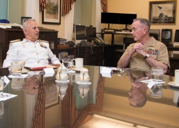 Παραβιάσεις στο Αιγαίο, προσφυγικό και Σούδα συζήτησαν ο αρχηγός ΓΕΕΘΑ με τον αμερικανό ομόλογό του