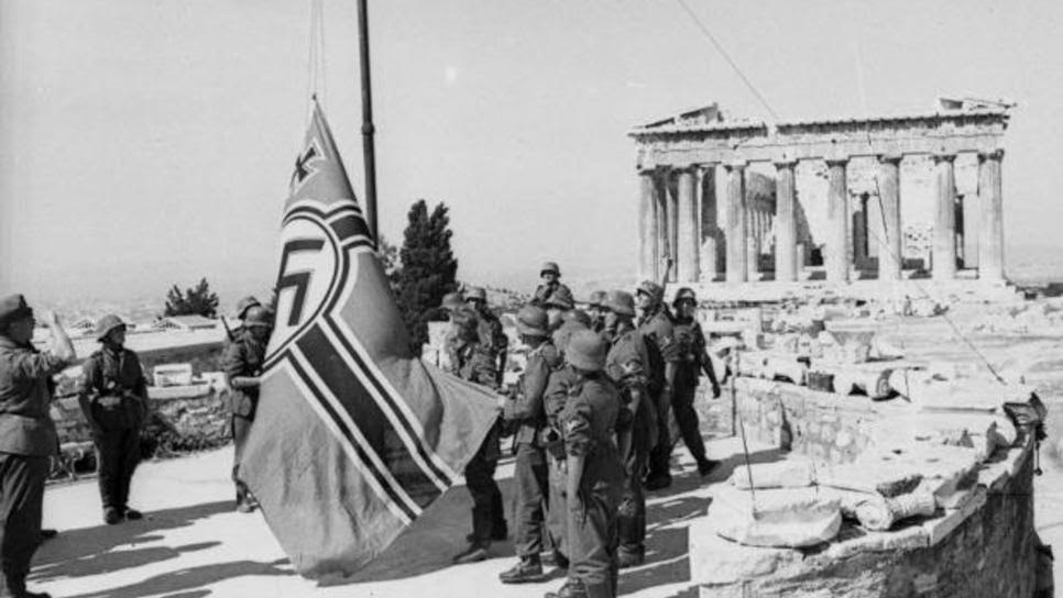 Ρισκάροντας την εκτέλεσή τους: Οι φοιτητές που κατέβασαν τη ναζιστική σημαία από την Ακρόπολη