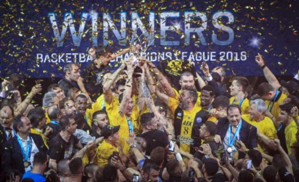 Συγχαρητήρια της πολιτικής ηγεσίας για την ιστορική βραδιά της ΑΕΚ