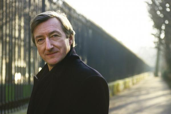 Τζούλιαν Μπαρνς: Χαμαιλέων της γραφής και της ψυχής