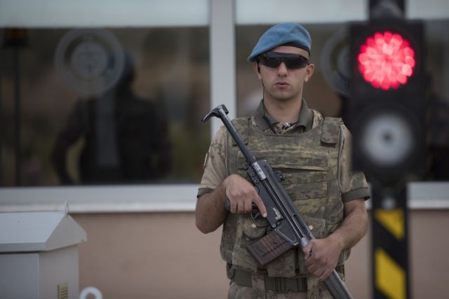 Τουρκία: Παραμένει υπό κράτηση ο αμερικανός πάστορας