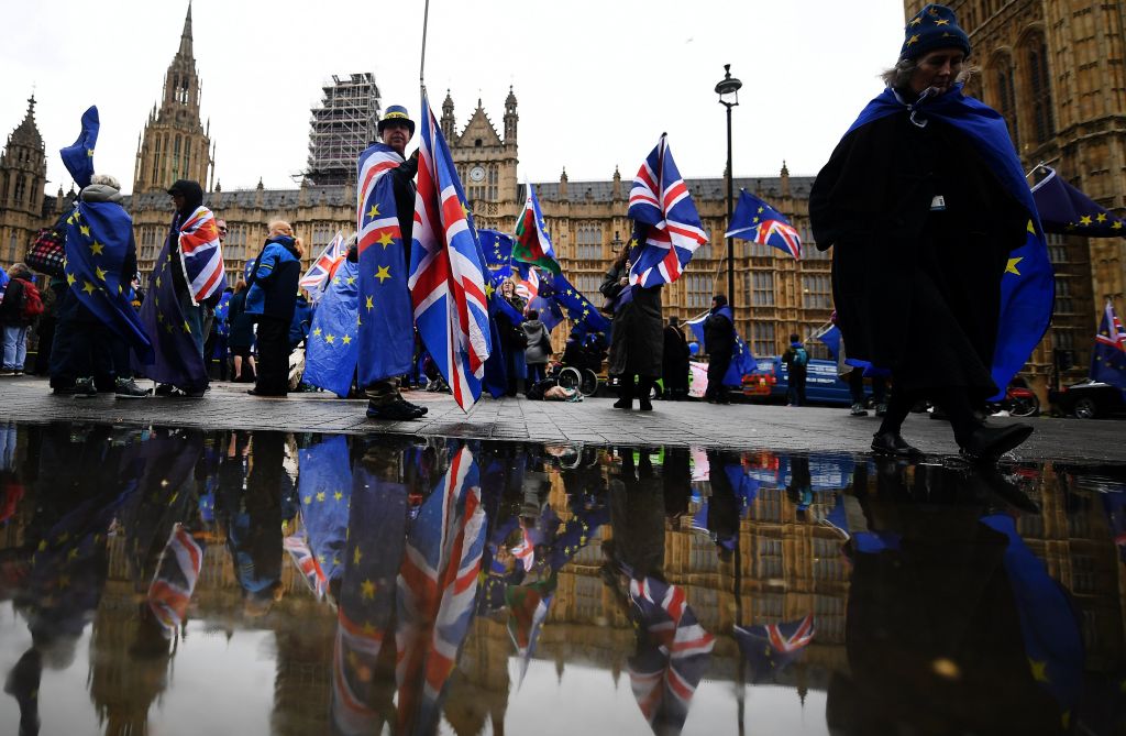 Η Βουλή των Λόρδων ψήφισε να παραμείνει η Βρετανία στις ευρωπαϊκές υπηρεσίες μετά το Brexit
