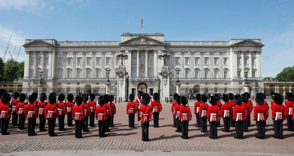 Δύο διαζευγμένες Αμερικανίδες στο Μπάκιγχαμ