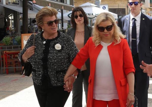 Η Σάρα, η Αντρη και η Περιστέρα