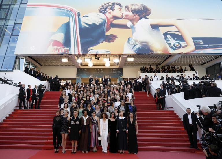 Κάννες: «Κατάληψη» στο κόκκινο χαλί από 82 σταρ του χώρου