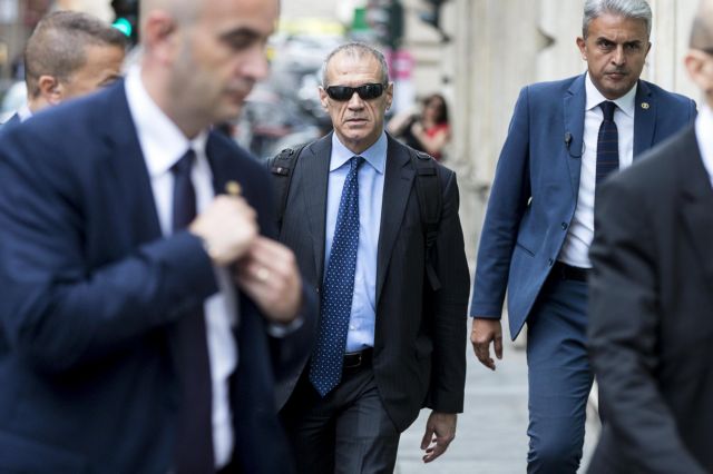 Ιταλία: Στις 16:30 ο Κοταρέλι θα παρουσιάσει τη λίστα των υπουργών