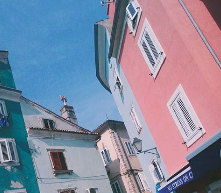 Δρόμοι με γυναικεία ονόματα σε έλλειψη