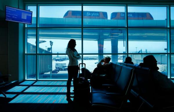 «Έξυπνα» τζάμια που κρατάνε ξύπνιους τους καταναλωτές