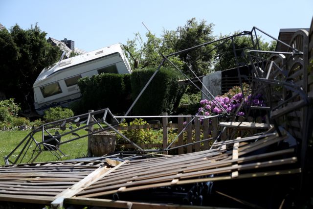 Ανεμοστρόβιλος προκάλεσε καταστροφές δυτικά του Ντίσελντορφ [Εικόνες]