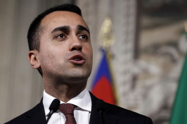 Για εσχάτη προδοσία κατηγορεί τον Ματαρέλλα ο αρχηγός των Πέντε Αστέρων