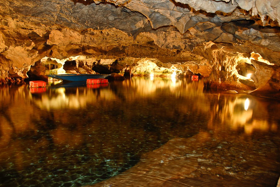 Σπήλαια Διρού, η φύση και ο άνθρωπος