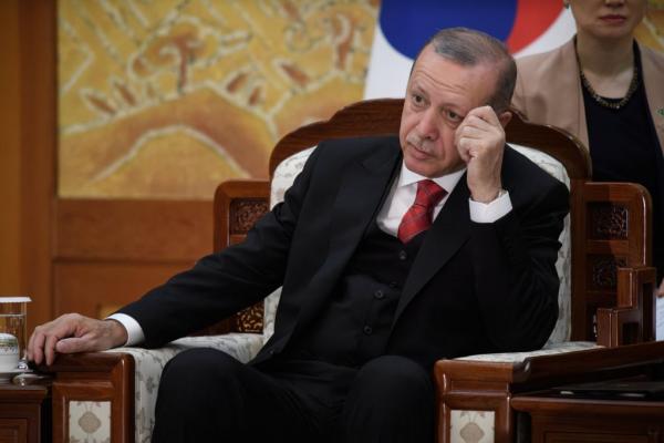 «Πόλεμος» στο Twitter για τον Ερντογάν