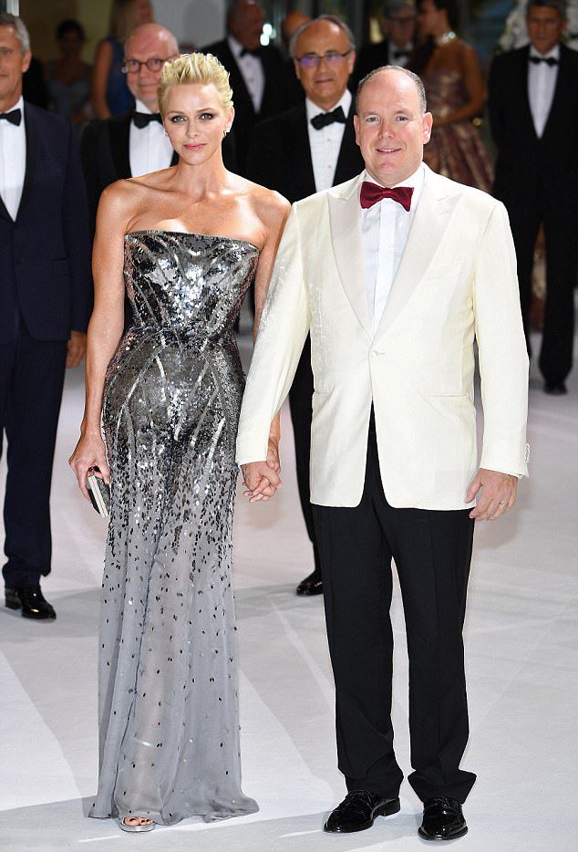 Σαρλήν: Η πριγκίπισσα που δεν φοβάται να «λερώσει» το Armani της…