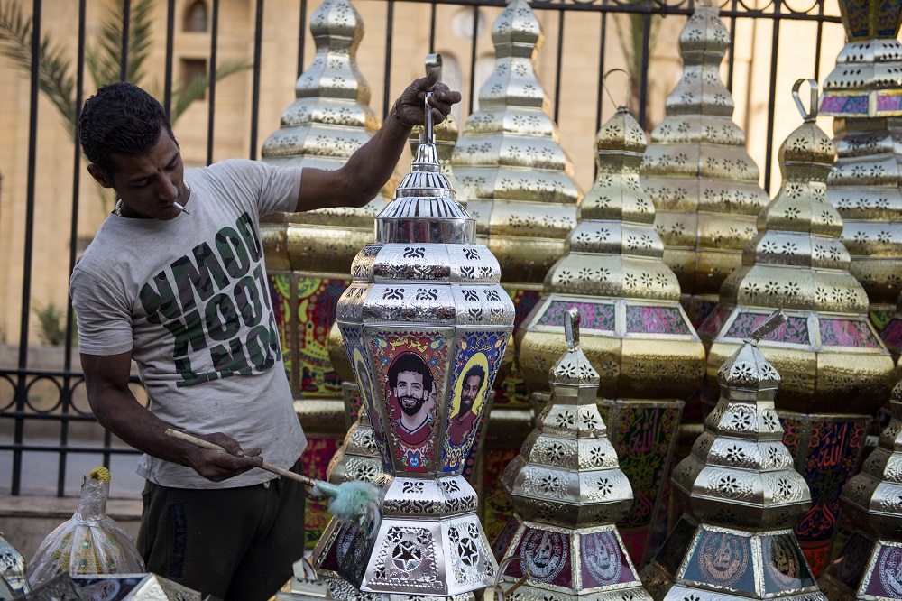 Πολύχρωμα φανάρια στο Ραμαζάνι, μια παράδοση αιώνων στην Αίγυπτο
