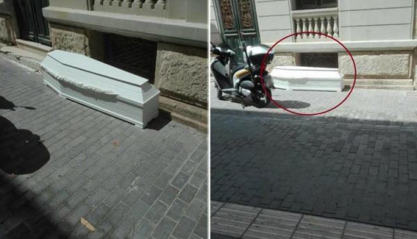 Ποιος (ξ)έχασε το φέρετρο στο κέντρο του Ηρακλείου;