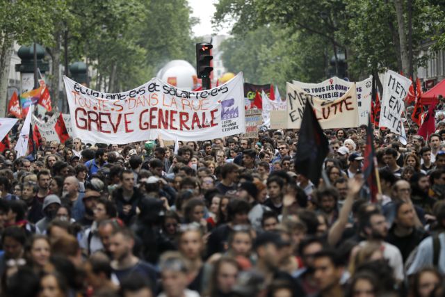 Συνεχίζονται οι απεργίες στη Γαλλία: Δημόσιοι υπάλληλοι, εργαζόμενοι σε δήμους και εκπαιδευτικοί
