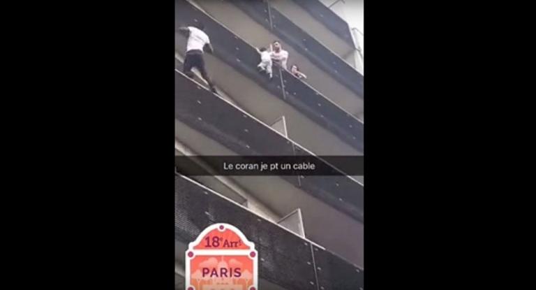 Κόβει την ανάσα διάσωση παιδιού που κρέμεται από τον τέταρτο όροφο