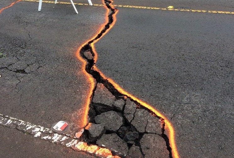 Νέες ρωγμές στο έδαφος από το ηφαίστειο Κιλαουέα