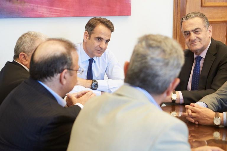 Δέσμευση Μητσοτάκη για μειωμένο ΦΠΑ στα νησιά όσο διαρκεί η προσφυγική κρίση