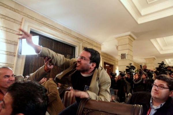 Ιράκ: Υποψήφιος βουλευτής ο δημοσιογράφος που πέταξε τα παπούτσια στον Μπους