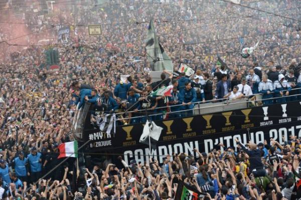 Στους δρόμους η Γιουβέντους για να πανηγυρίσει το 7ο συνεχόμενο