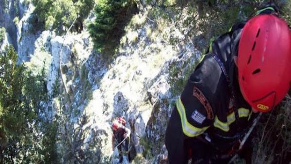 Τουρίστρια έπεσε σε γκρεμό 10 μέτρων στα Ιωάννινα