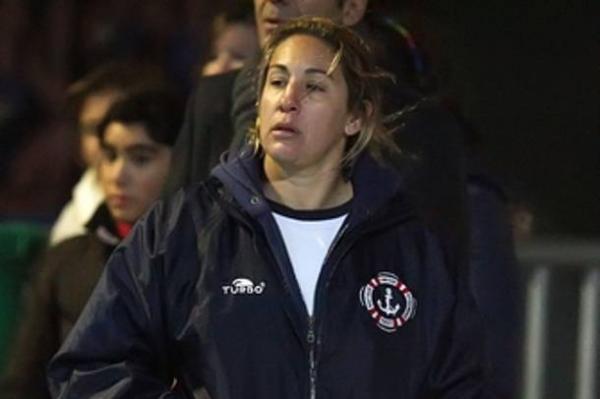 Άσεμνη χειρονομία της Αλεξίας Καμμένου στους οπαδούς του Ολυμπιακού [Βίντεο]