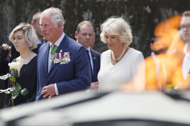 Φτάνουν στην Αθήνα ο πρίγκιπας Κάρολος και η Καμίλα