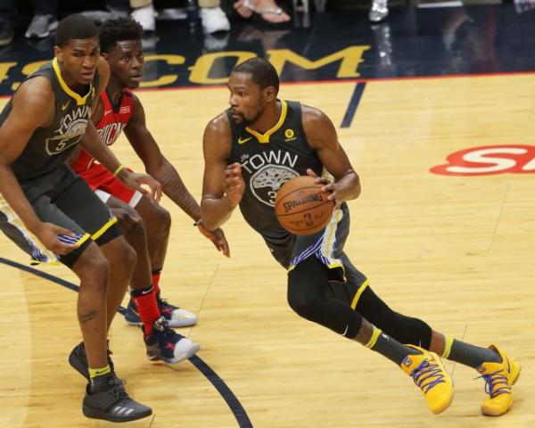 Επίδειξη δύναμης από τους Γουόριορς κόντρα στους Πέλικανς