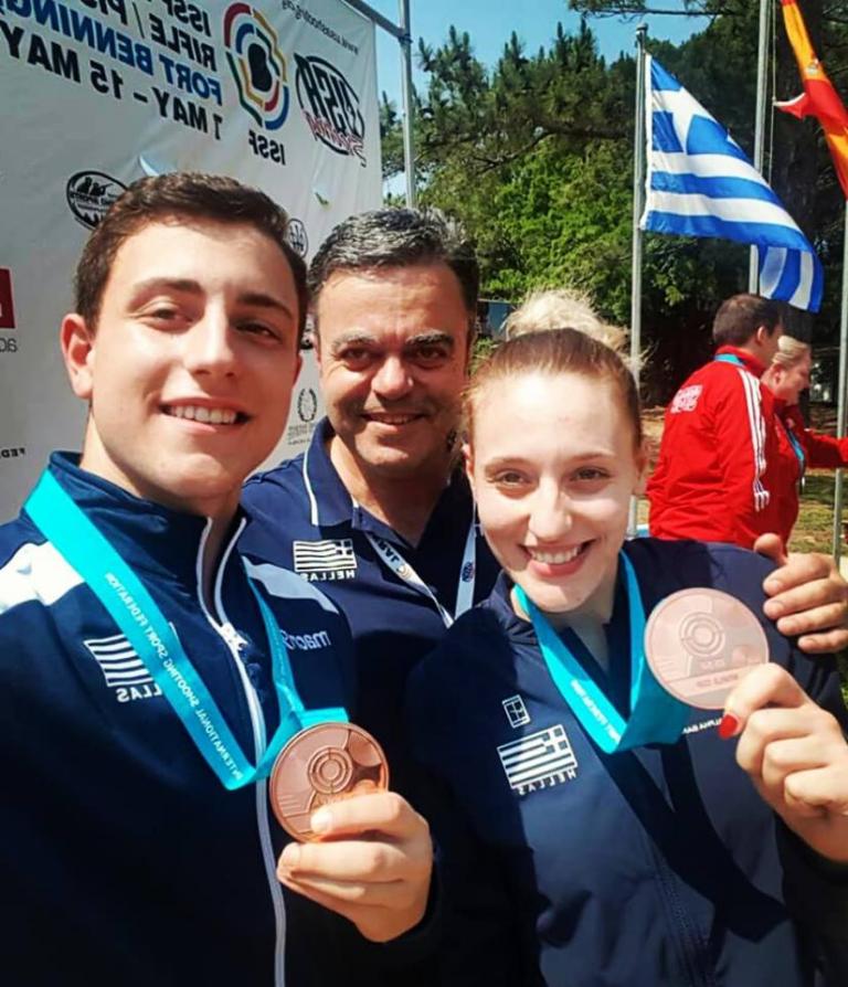 Χάλκινο μετάλλιο τα αδέλφια Κορακάκη στο μικτό με αεροβόλο πιστόλι