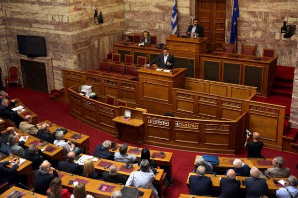 Η αναδοχή δοκιμάζει τη συνοχή κυβέρνησης και κομμάτων