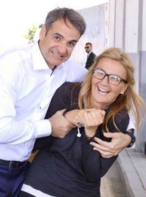 Ο Κυριάκος, το ταξίδι και το διαβατήριο