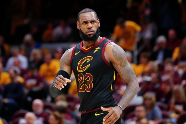 Σαρωτικός ο Λεμπρόν Τζέιμς –  Στους τελικούς οι «Καβς»