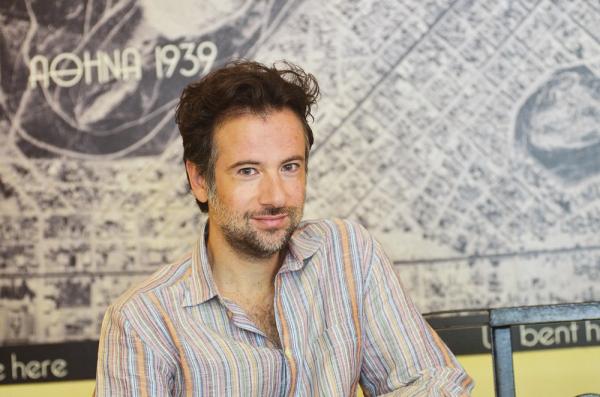 Ο Κώστης Μαραβέγιας προετοιμάζεται με …βουτιές για την καλοκαιρινή του συναυλία