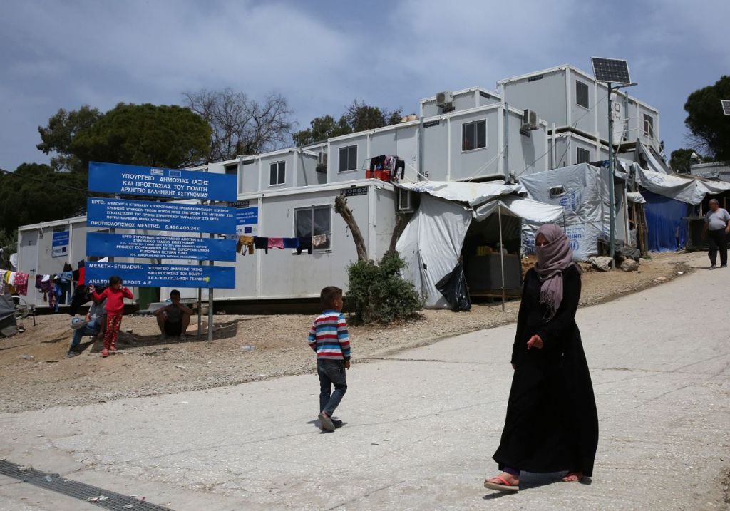 Εκατοντάδες πρόσφυγες εγκατέλειψαν τη Μόρια μετά τα επεισόδια