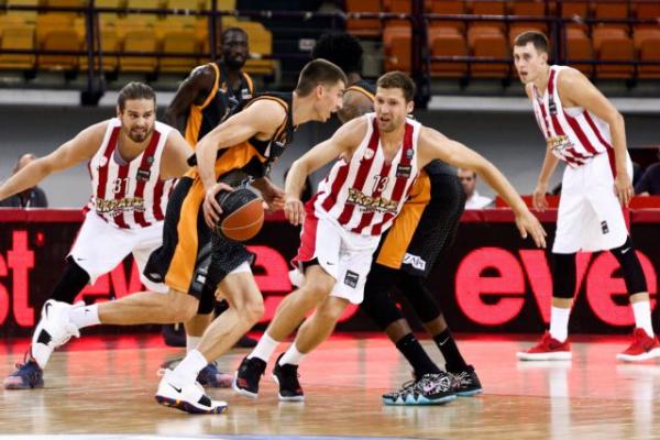 Live: Ολυμπιακός-Προμηθέας (108-71 Τελικό)