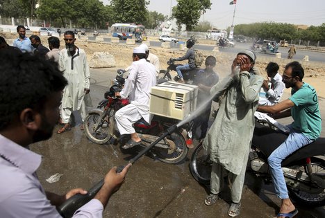 Κύμα καύσωνα πλήττει το Πακιστάν - Aναφορές για 65 νεκρούς