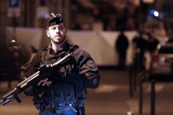 Αναρτήθηκε βίντεο με τον δράστη της επίθεσης στο Παρίσι