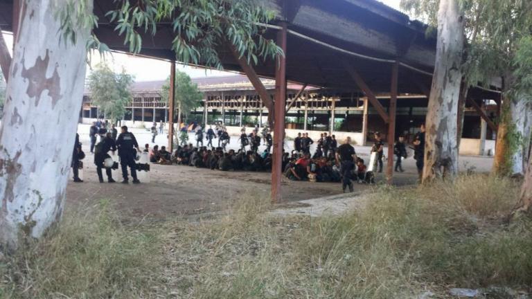 Πάτρα: Επιχείρηση απομάκρυνσης 600 μεταναστών από παλιά εργοστάσια