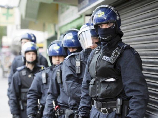 Έξαρση εγκληματικότητας στη Βρετανία: Δύο αγόρια τραυματίστηκαν από σφαίρες