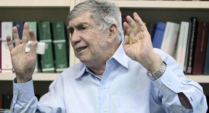 Πέθανε ο πρώην πράκτορας της CIA Καρίλες που ήθελε να σκοτώσει τον Κάστρο