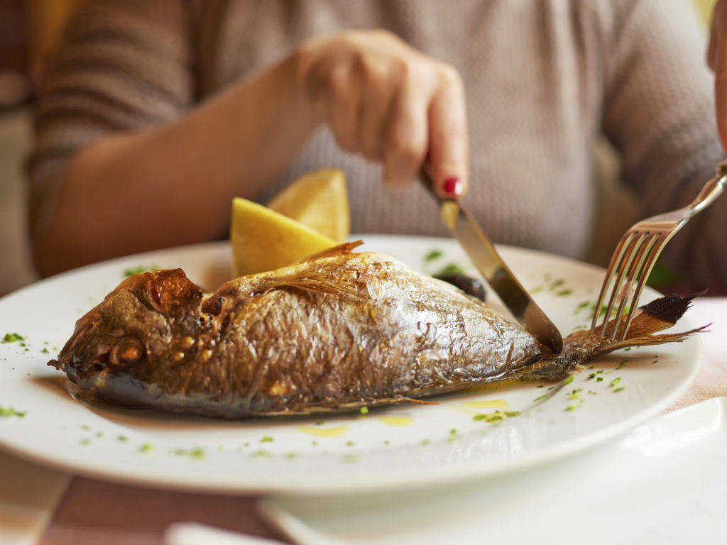 Κύηση: Φάτε ψάρια και αποφύγετε τον πρόωρο τοκετό