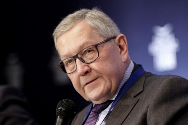 Ρέγκλινγκ: Τον Ιούνιο θα υπάρξει δέσμευση για την τραπεζική ένωση