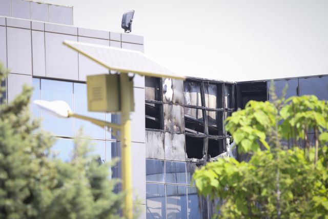 Ξάνθη: Η επόμενη μέρα της καταστροφικής πυρκαγιάς στο εργοστάσιο μπαταριών