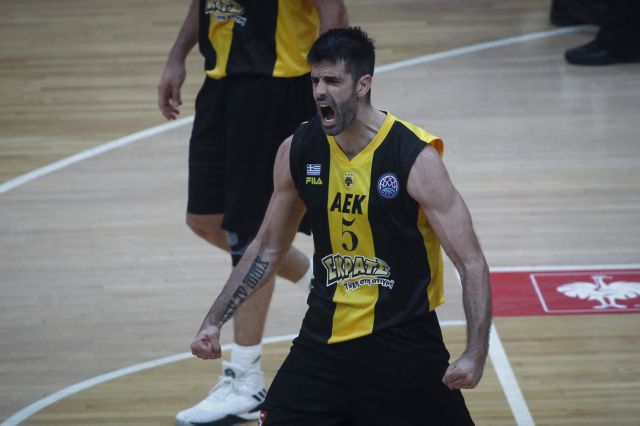 Στον μεγάλο τελικό η ΑΕΚ, 77-75 την Μούρθια