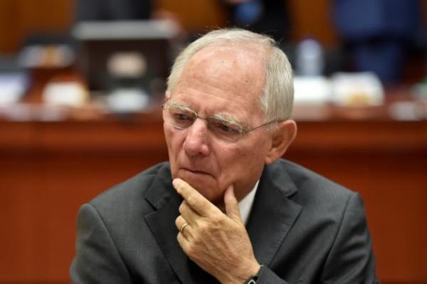 Μικρότερη Μπούντεσταγκ επιθυμεί ο Σόιμπλε