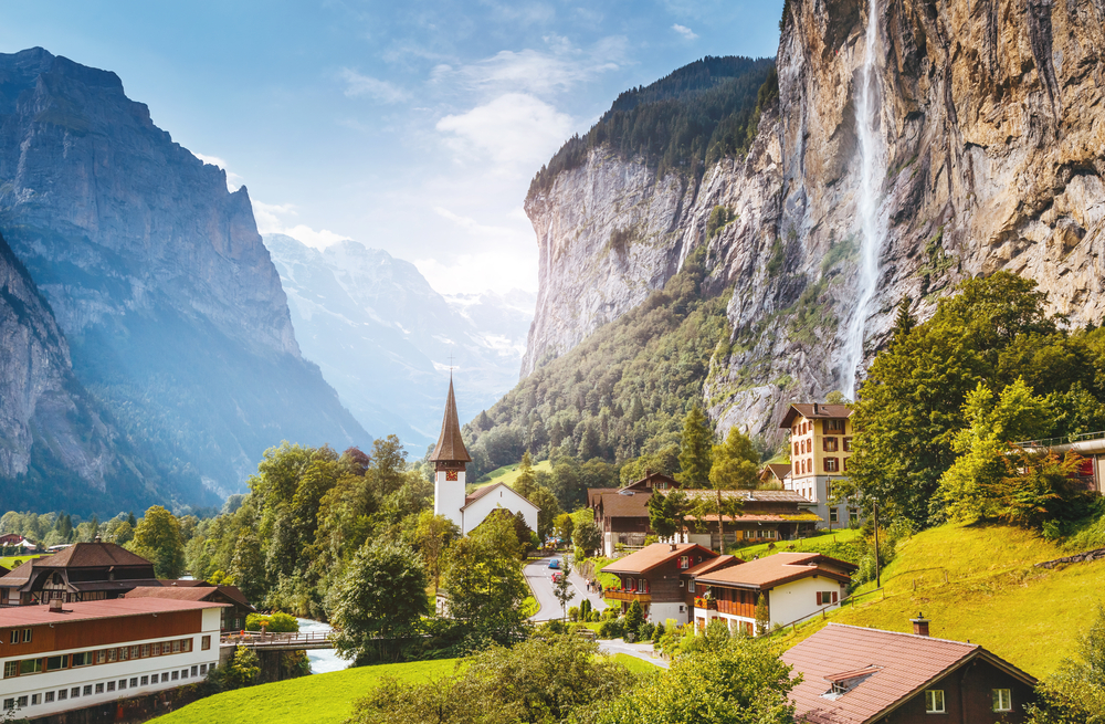 Παραμυθένιες φωτογραφίες από το χωριό Lauterbrunnen της Ελβετίας
